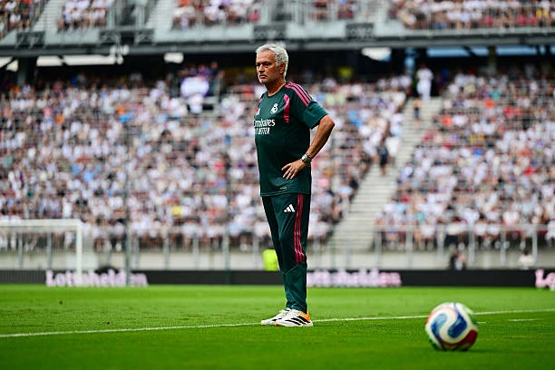 Mourinho và bài toán giải phóng Bellingham Mourinho và bài toán giải phóng Bellingham