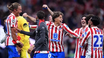 Nghịch lý Atletico: Chuỗi trận tệ nhất là bước đệm cho cú đúp vĩ đại