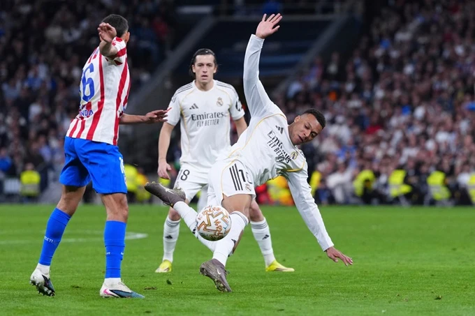 Nghịch lý ở Real Madrid: Lỗi ít, thẻ nhiều