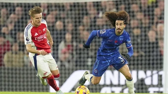 Real chiêu mộ Cucurella từ Chelsea