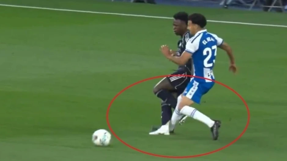 Real chưa phải xếp hàng chào Barca ở El Clasico