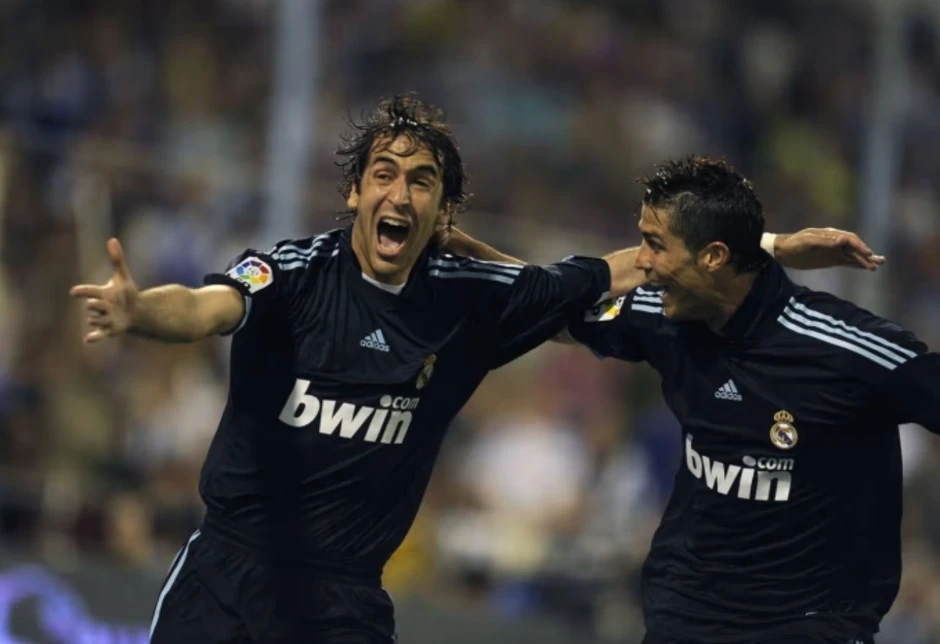 Real được khuyên bổ nhiệm Raul thay vì Mourinho Real được khuyên bổ nhiệm Raul thay vì Mourinho