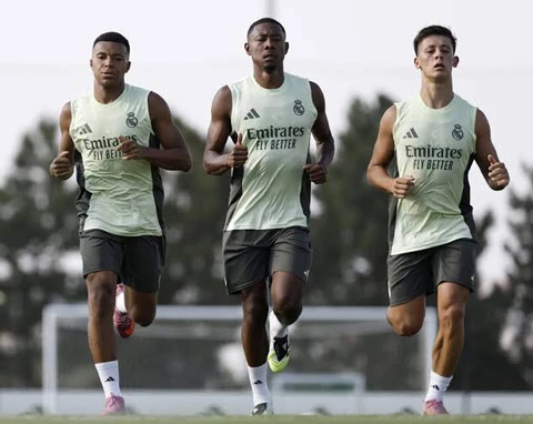 Real Madrid chốt sổ đội hình cho Mourinho Real Madrid chốt sổ đội hình cho Mourinho