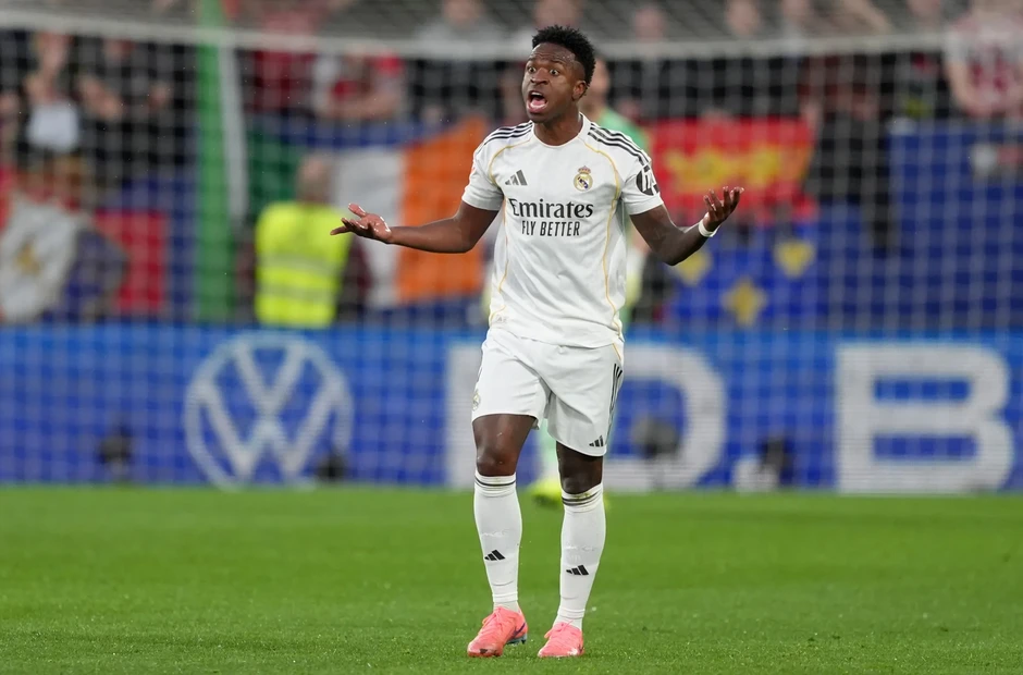 Real Madrid có nguy cơ mất ngôi đầu bảng vào tay Barcelona Real Madrid có nguy cơ mất ngôi đầu bảng vào tay Barcelona
