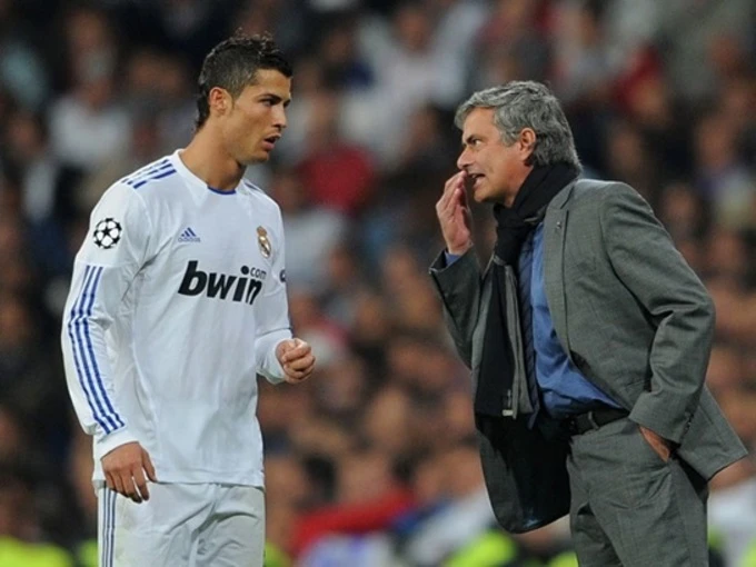 Real Madrid đành ‘nhắm mắt yêu luôn’ Jose Mourinho?