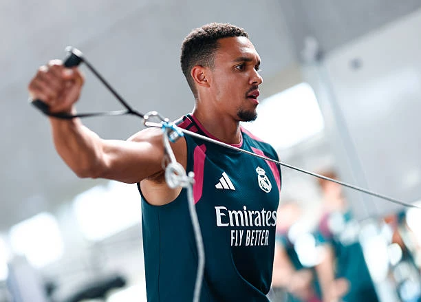 Real Madrid hưởng lợi từ sự thờ ơ của Tuchel dành cho Arnold Real Madrid hưởng lợi từ sự thờ ơ của Tuchel dành cho Arnold
