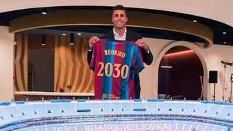 Rodri: 'Barca luôn là lựa chọn số một của tôi'