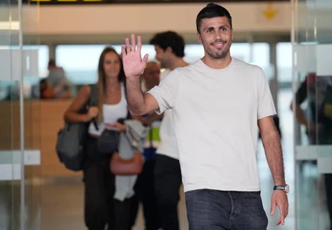Rodri chia sẻ lý do gia nhập Barca, chọn được số áo tại CLB