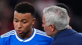 Sau cái chạm tay của Mbappe, Mourinho có thực sự thuộc về Real?