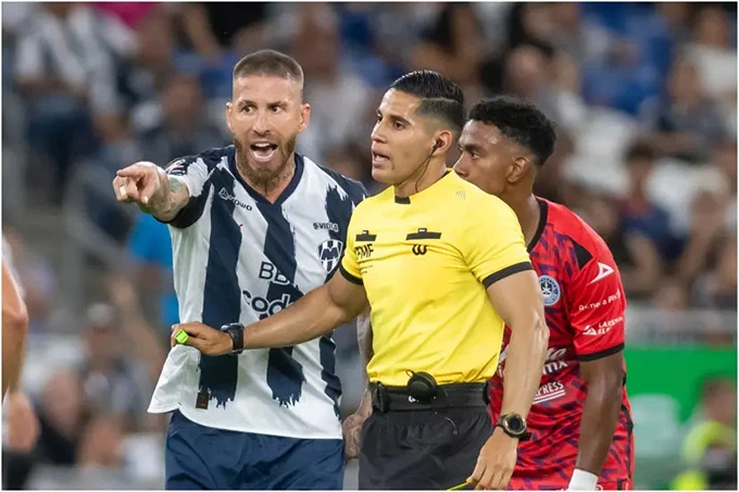 Sergio Ramos bước sang tuổi 40: Huyền thoại đứng trước ngã ba định mệnh