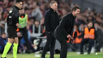 Simeone và Flick bước vào cuộc hành xác 10 ngày rực lửa