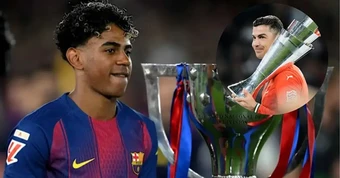 Sneijder mỉa mai khi fan Barca so sánh Yamal với Ronaldo