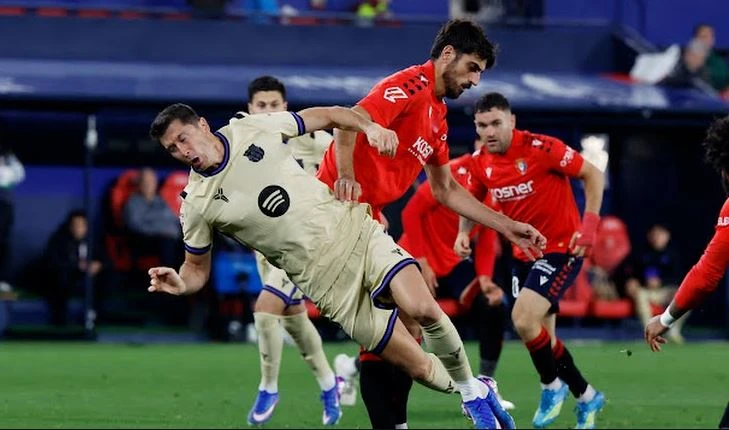 Thắng kịch tính Osasuna, Barca chạm một tay vào ngôi vương