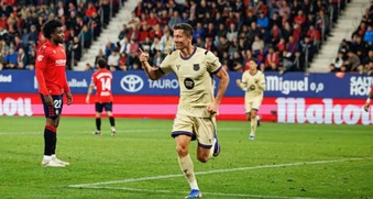 Thắng kịch tính Osasuna, Barca chạm một tay vào ngôi vương