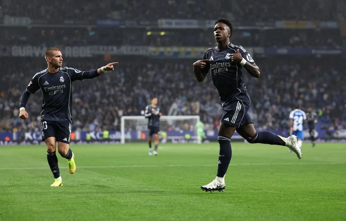 Thoát khỏi Kylian Mbappe, Vinicius Jr mới là chính mình