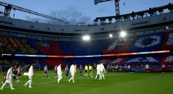 Trận Siêu kinh điển lập kỷ lục khán giả mới tại Spotify Camp Nou