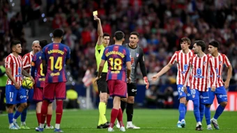 VAR giúp Gerard Martin thoát thẻ đỏ trước Atletico