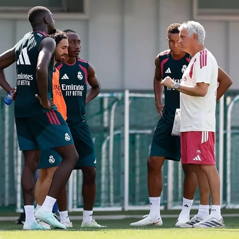Vì sao Barca và Real Madrid không thi đấu cuối tuần này?