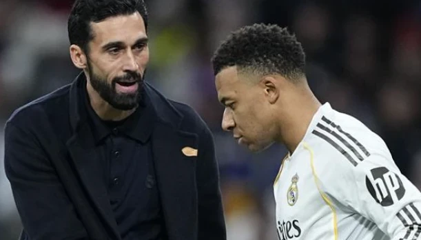 Vì sao Mbappe tự biến mình thành "kẻ phản diện" tại Real? Vì sao Mbappe tự biến mình thành "kẻ phản diện" tại Real?