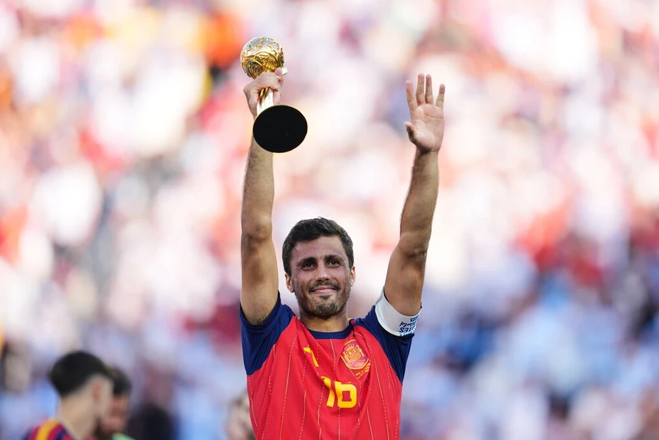 Vì sao Rodri từ bỏ giấc mơ Real để đến Barca?