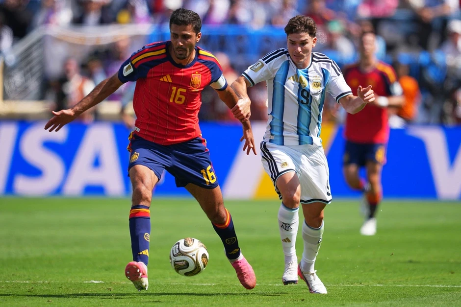 Vì sao Rodri từ bỏ giấc mơ Real để đến Barca?