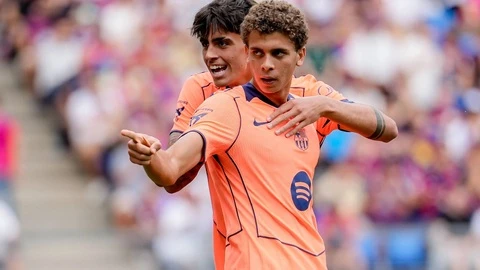 Với Hamza Abdelkarim và Jesse Bisiwu, Barca có cần mua ‘số 9’? Với Hamza Abdelkarim và Jesse Bisiwu, Barca có cần mua ‘số 9’?