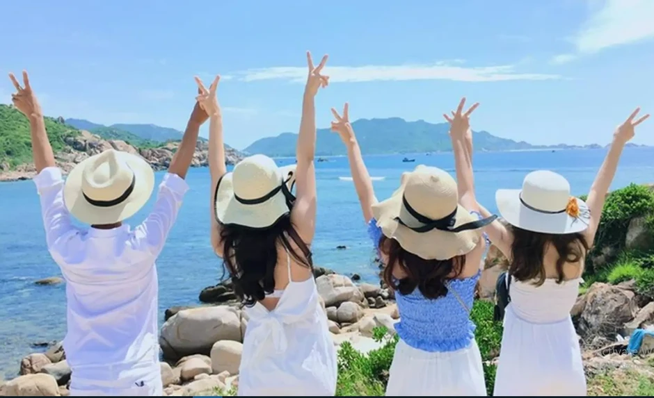 5 mẹo chống nắng ‘sống còn’ khi đi du lịch: Da trắng hồng bất chấp nắng gắt 5 mẹo chống nắng ‘sống còn’ khi đi du lịch: Da trắng hồng bất chấp nắng gắt