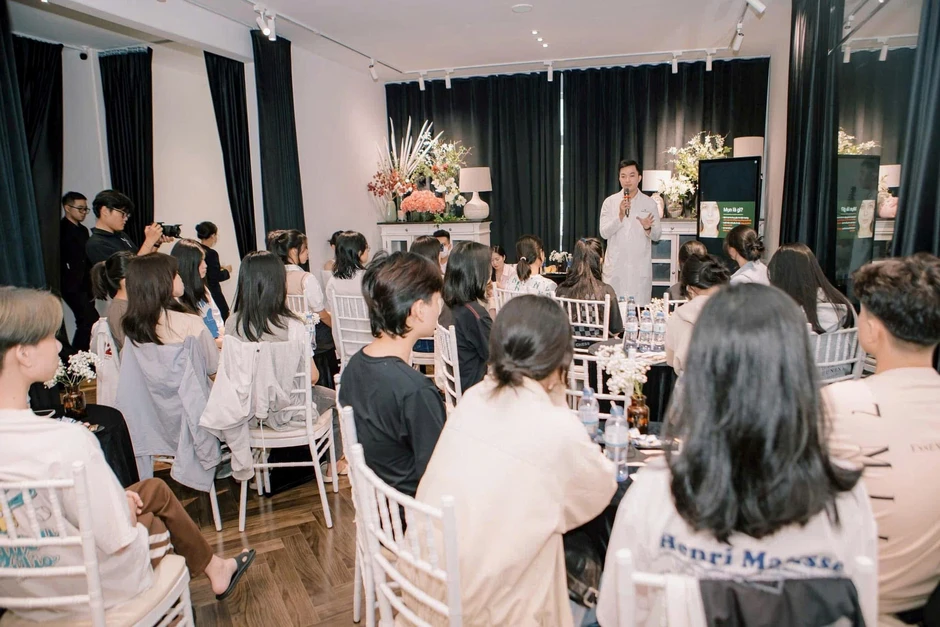 BS Phan Quốc Thái kiến tạo ‘điểm đến’ chuẩn y khoa cho hành trình chăm da BS Phan Quốc Thái kiến tạo ‘điểm đến’ chuẩn y khoa cho hành trình chăm da