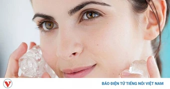 Chườm đá lên mặt mỗi ngày, da đẹp hơn hay dễ tổn thương?