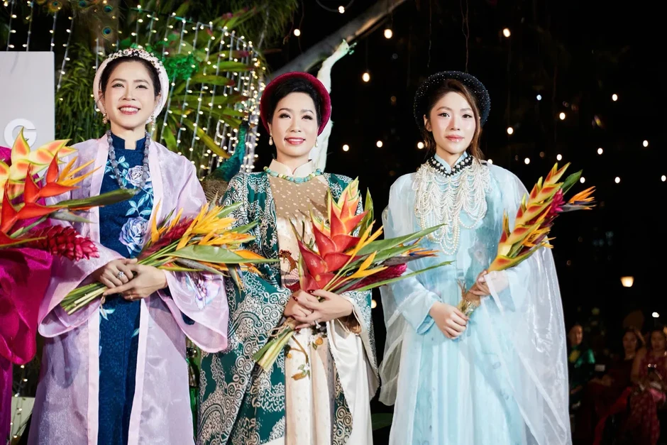 Dàn nghệ sĩ nhiều thế hệ cùng tôn vinh hành trình di sản của Lãnh Mỹ A trên sân khấu thời trang Dàn nghệ sĩ nhiều thế hệ cùng tôn vinh hành trình di sản của Lãnh Mỹ A trên sân khấu thời trang