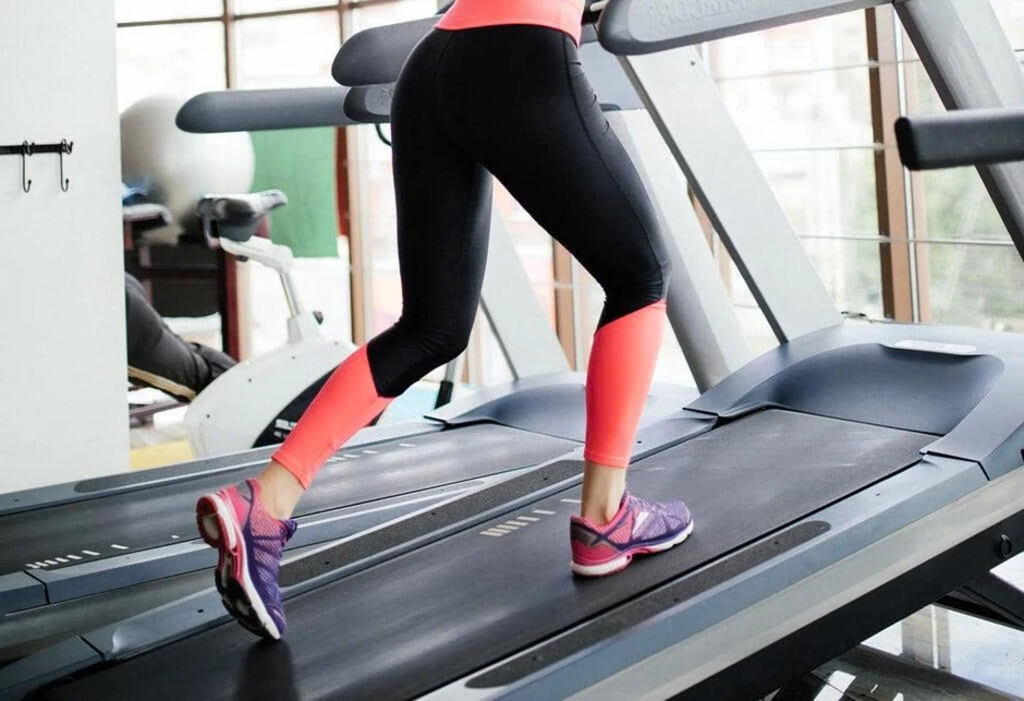 Đi bộ trên máy mỗi ngày, mỡ bụng có giảm như nhiều người nghĩ? Đi bộ trên máy mỗi ngày, mỡ bụng có giảm như nhiều người nghĩ?