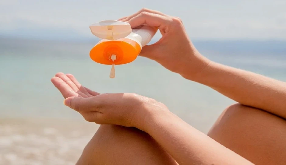 Đừng trách nắng, hãy trách mình vì thoa kem chống nắng hằng ngày da vẫn bánh mật Đừng trách nắng, hãy trách mình vì thoa kem chống nắng hằng ngày da vẫn bánh mật