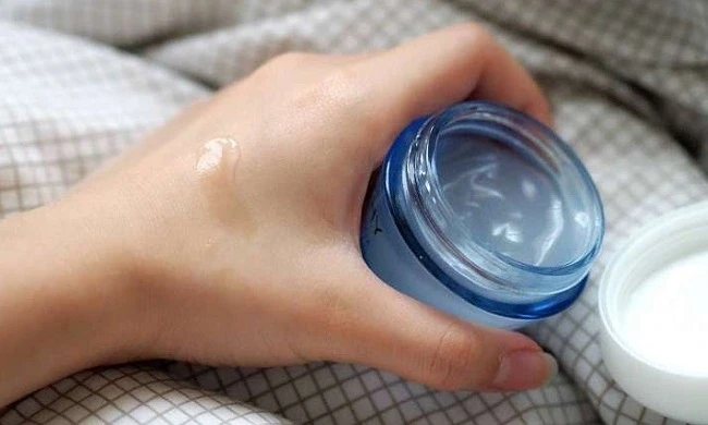 Giữa muôn vàn loại dưỡng ẩm, đâu là ‘texture chân ái’ dành cho da dầu mụn Giữa muôn vàn loại dưỡng ẩm, đâu là ‘texture chân ái’ dành cho da dầu mụn