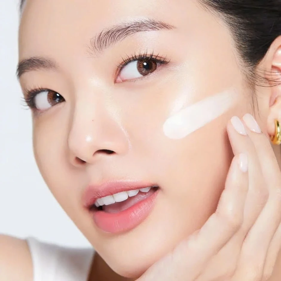 Giữa muôn vàn loại dưỡng ẩm, đâu là ‘texture chân ái’ dành cho da dầu mụn Giữa muôn vàn loại dưỡng ẩm, đâu là ‘texture chân ái’ dành cho da dầu mụn
