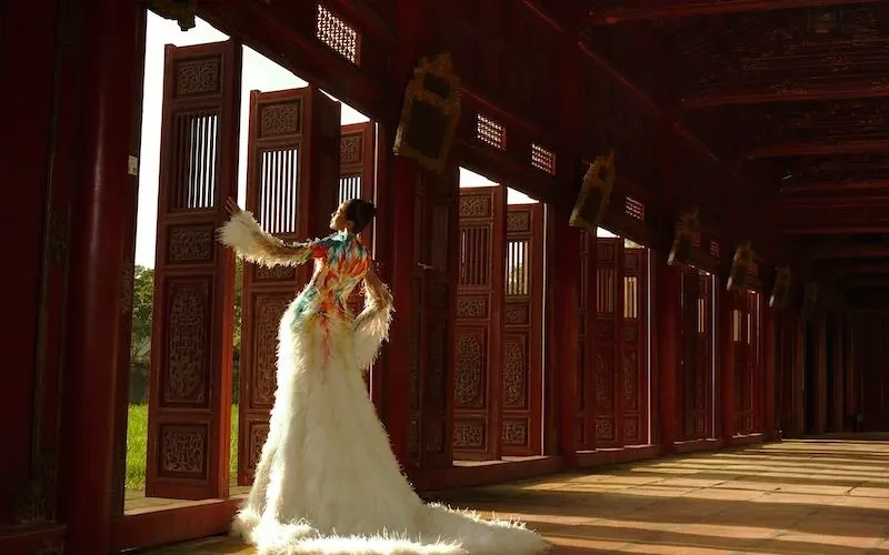 Lê Thanh Hòa tái hiện ký ức vàng son của cố đô Huế trên sàn diễn thời trang Lê Thanh Hòa tái hiện ký ức vàng son của cố đô Huế trên sàn diễn thời trang