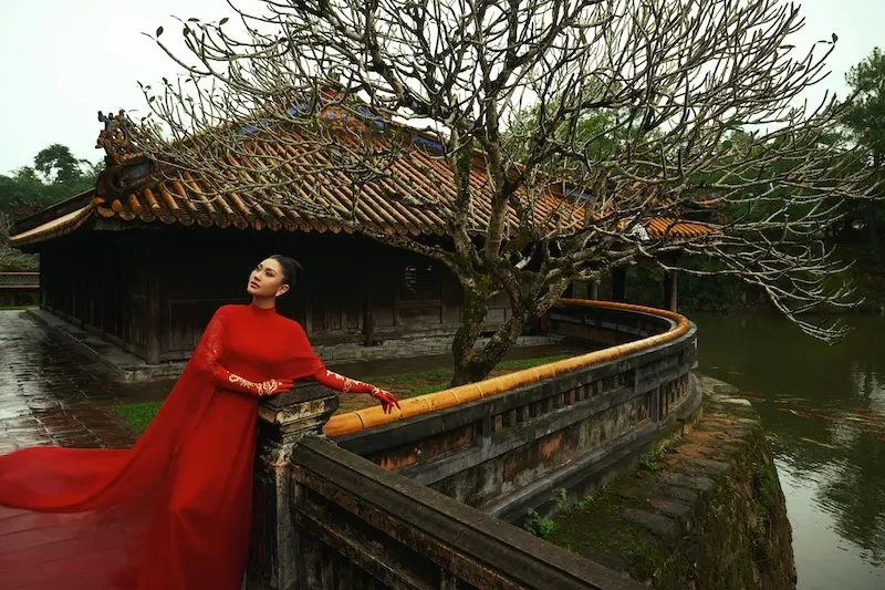 Lê Thanh Hòa tái hiện ký ức vàng son của cố đô Huế trên sàn diễn thời trang Lê Thanh Hòa tái hiện ký ức vàng son của cố đô Huế trên sàn diễn thời trang