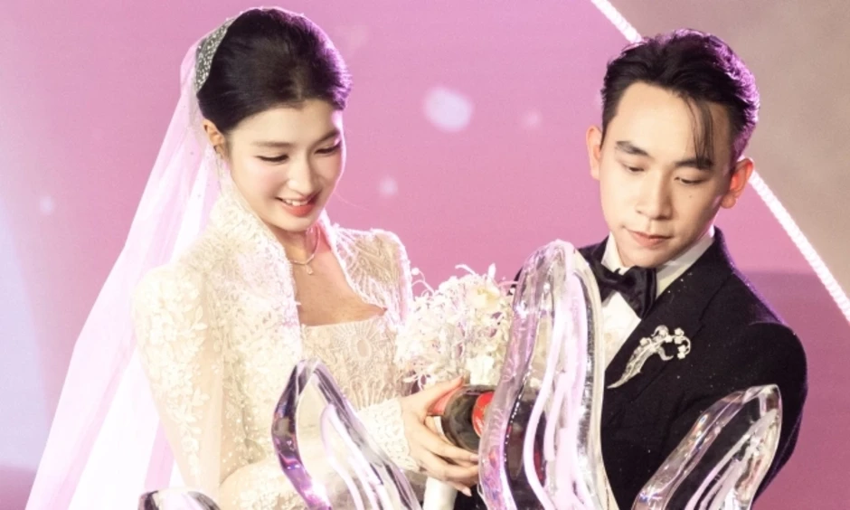 Lối trang điểm 'kẹo ngọt' của Á hậu Phương Nhi ở lễ cưới Lối trang điểm 'kẹo ngọt' của Á hậu Phương Nhi ở lễ cưới