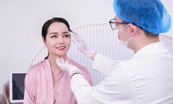Mai Thu Huyền chia sẻ công nghệ tạo hình nếp mí không xâm lấn