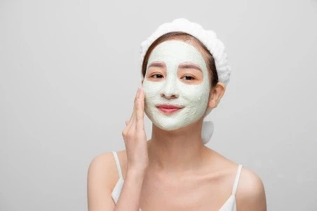 SOS: Đắp mặt nạ mà không rửa lại, coi chừng da ‘ngộp thở’ lên mụn cả loạt SOS: Đắp mặt nạ mà không rửa lại, coi chừng da ‘ngộp thở’ lên mụn cả loạt