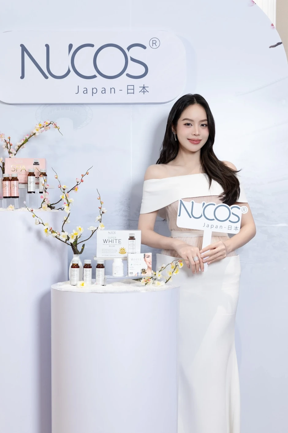 Thói quen giúp Hoa hậu Thanh Thủy sở hữu làn da sáng mịn