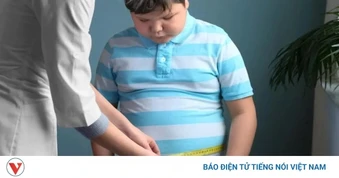 Trẻ thừa cân nhưng vẫn suy dinh dưỡng: Sai lầm phổ biến trong cách nuôi con