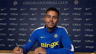 Chelsea công bố bom tấn Morgan Rogers giá 117 triệu bảng