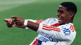 Endrick rực sáng, Lyon khiến PSG nguy cơ mất ngôi đầu