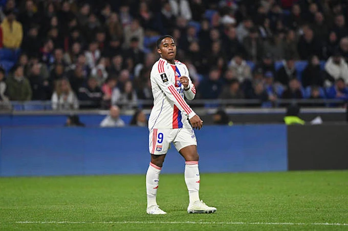 Endrick vô duyên, Lyon thoát thua trước Paris FC nhờ quả phạt đền phút bù giờ Endrick vô duyên, Lyon thoát thua trước Paris FC nhờ quả phạt đền phút bù giờ