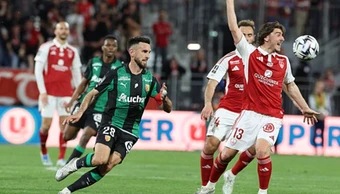 Lens ngược dòng cầm hòa Brest 3-3 dù bị dẫn trước ba bàn