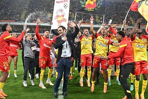 Lens trở thành ‘xưởng gia công’ mới của bóng đá châu Âu Lens trở thành ‘xưởng gia công’ mới của bóng đá châu Âu