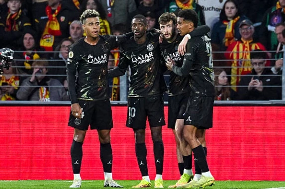 Luis Enrique trước cơ hội trở thành HLV vĩ đại nhất lịch sử PSG Luis Enrique trước cơ hội trở thành HLV vĩ đại nhất lịch sử PSG