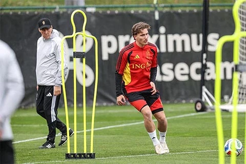Mika Godts là ai mà khiến PSG mê mẩn? Mika Godts là ai mà khiến PSG mê mẩn?