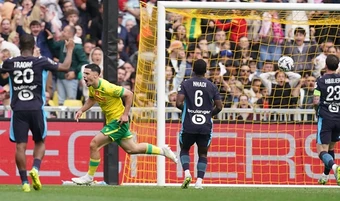 Nantes nhấn chìm Marseille bằng ba bàn thắng trong 8 phút