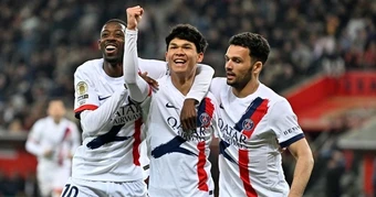 PSG đề nghị hoãn trận gặp Lens để đấu Liverpool